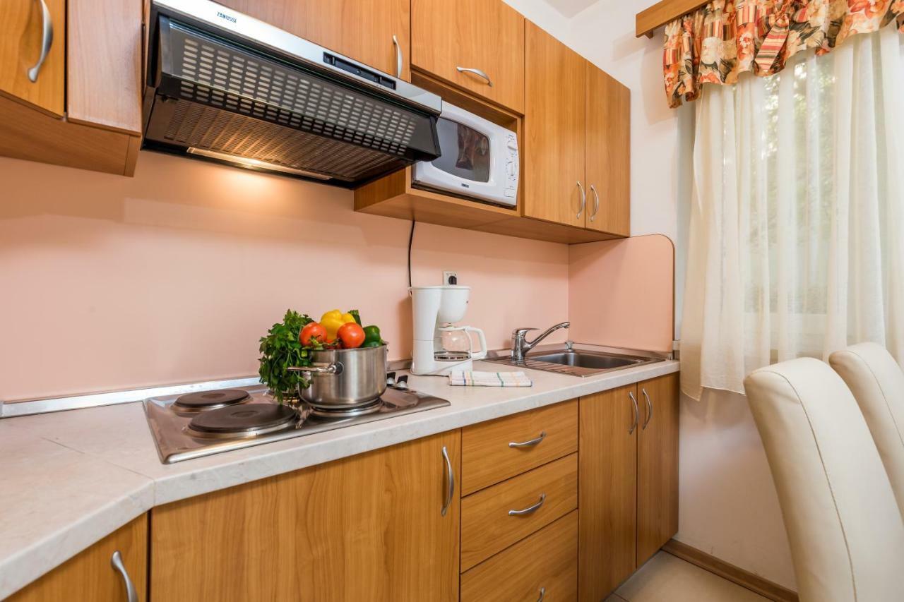 Villas Rab Банёл Экстерьер фото