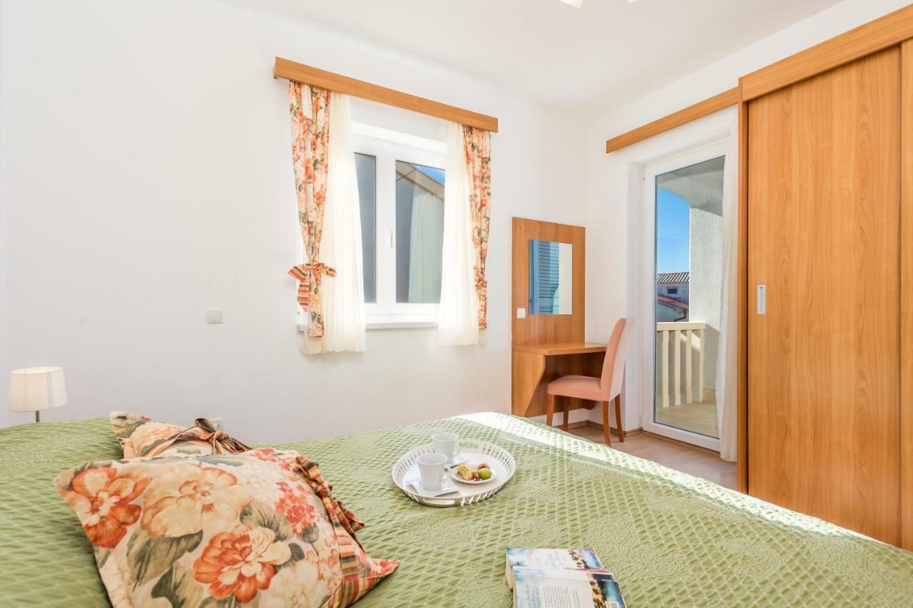 Villas Rab Банёл Экстерьер фото